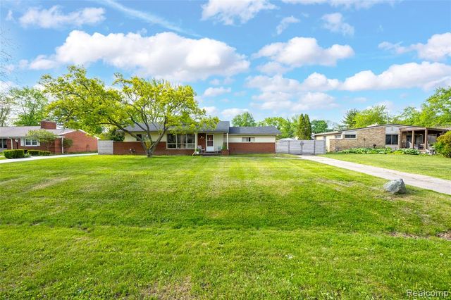 31821 Wayburn Street, Farmington, MI 48334