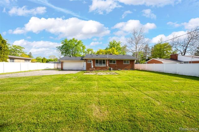 31821 Wayburn Street, Farmington, MI 48334