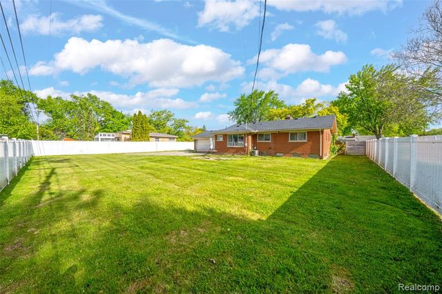 31821 Wayburn Street, Farmington, MI 48334
