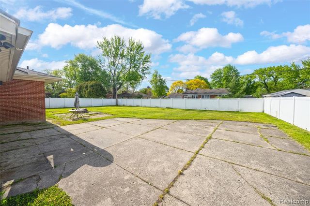 31821 Wayburn Street, Farmington, MI 48334
