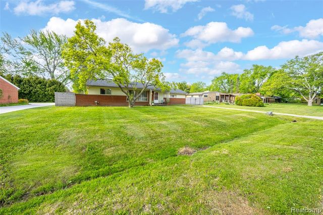 31821 Wayburn Street, Farmington, MI 48334