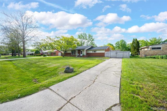 31821 Wayburn Street, Farmington, MI 48334