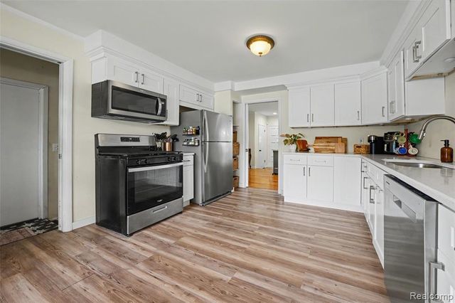 31821 Wayburn Street, Farmington, MI 48334