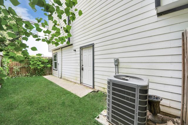 8125 Eastover Street B, Houston, TX 77028