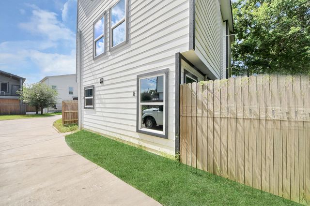 8125 Eastover Street B, Houston, TX 77028