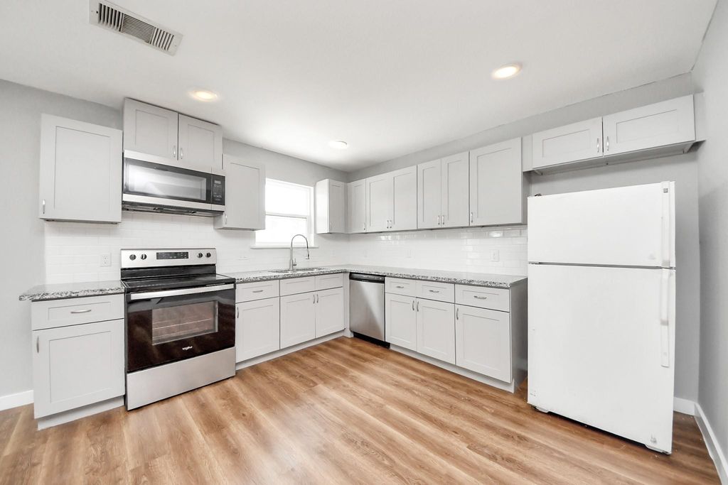 8125 Eastover Street B, Houston, TX 77028