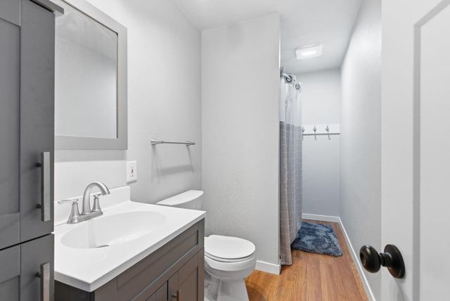 927 W 14th Street, Cedar Falls, IA 50613