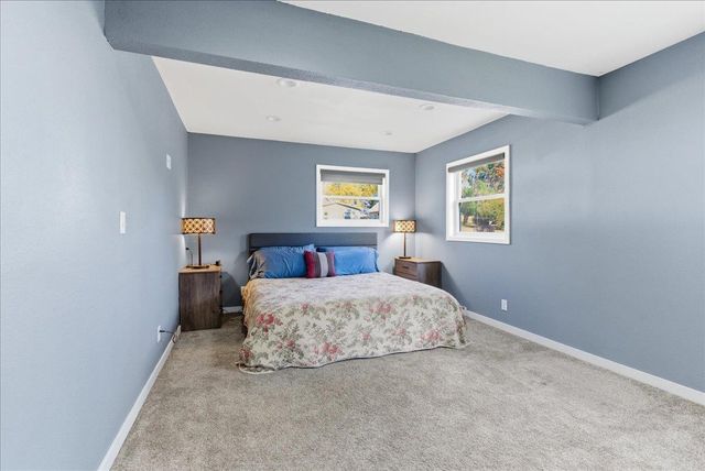 927 W 14th Street, Cedar Falls, IA 50613