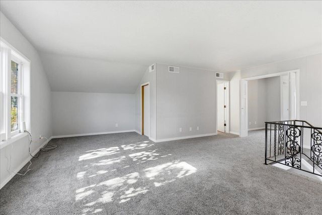 927 W 14th Street, Cedar Falls, IA 50613