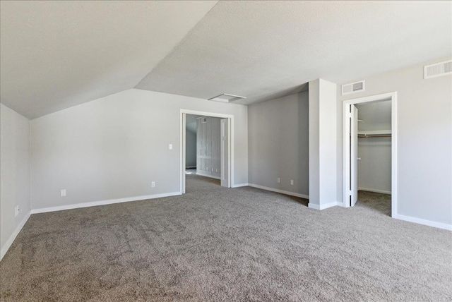 927 W 14th Street, Cedar Falls, IA 50613