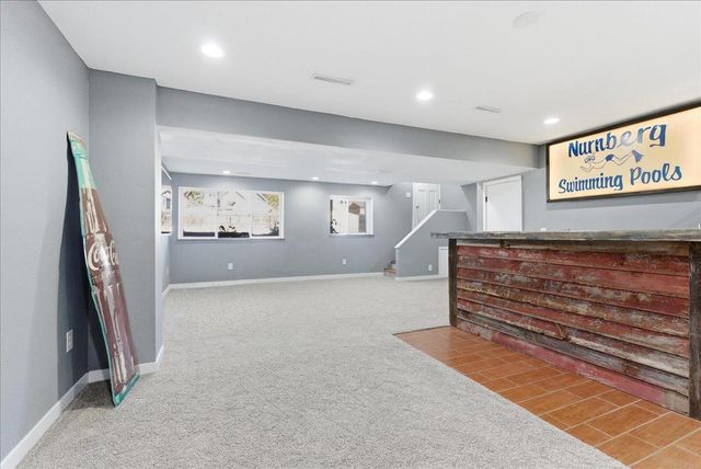 927 W 14th Street, Cedar Falls, IA 50613