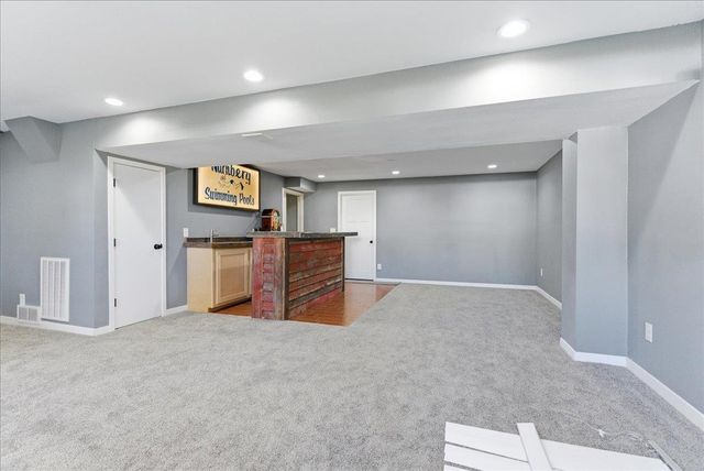 927 W 14th Street, Cedar Falls, IA 50613