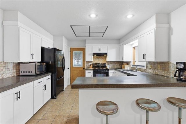 927 W 14th Street, Cedar Falls, IA 50613