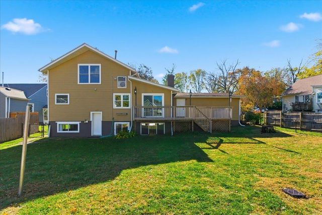 927 W 14th Street, Cedar Falls, IA 50613