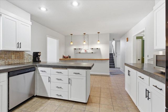 927 W 14th Street, Cedar Falls, IA 50613