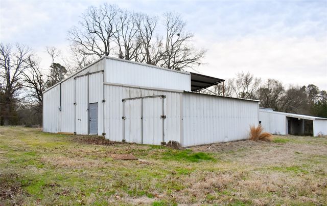 509 County Road 35985, Powderly, TX 75473
