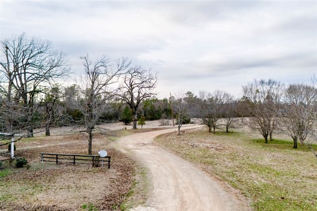 509 County Road 35985, Powderly, TX 75473
