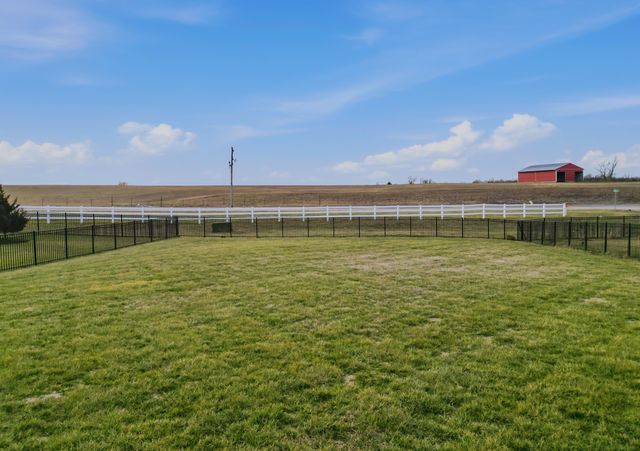 6402 COBBLE CREEK DR, Columbia, MO 65201