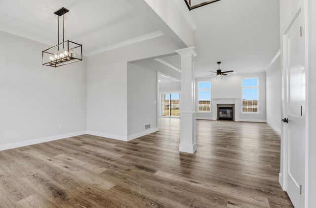 6402 COBBLE CREEK DR, Columbia, MO 65201