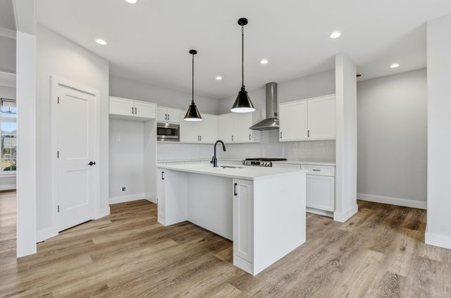 6402 COBBLE CREEK DR, Columbia, MO 65201