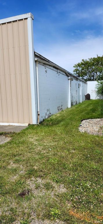 2026 Sterling Avenue, Elkhart, IN 46516