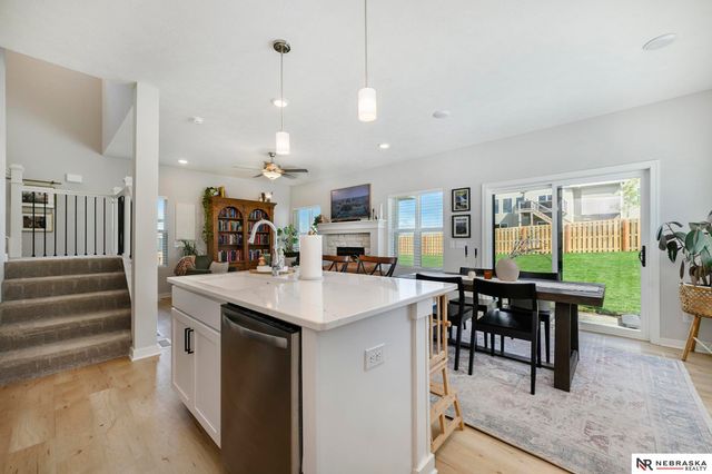 12207 S 111th Avenue, Papillion, NE 68046