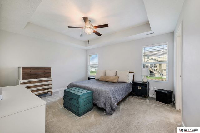 12207 S 111th Avenue, Papillion, NE 68046