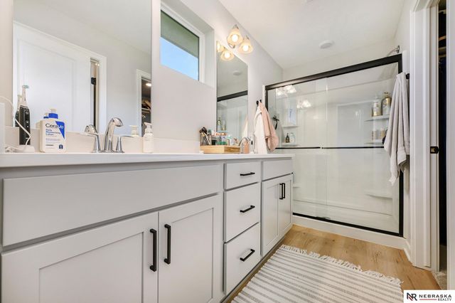 12207 S 111th Avenue, Papillion, NE 68046