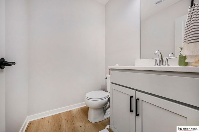 12207 S 111th Avenue, Papillion, NE 68046