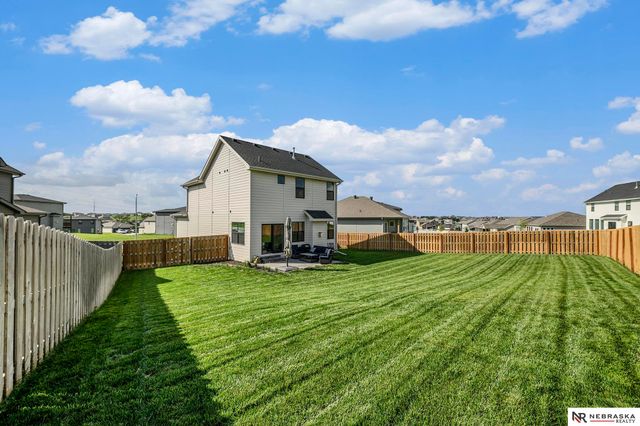12207 S 111th Avenue, Papillion, NE 68046