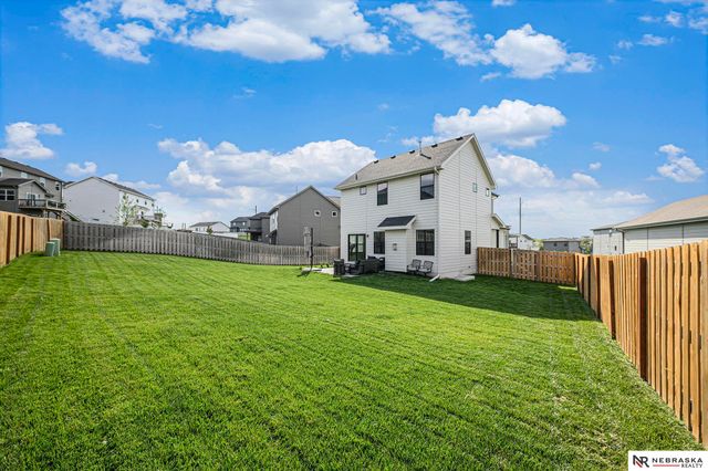 12207 S 111th Avenue, Papillion, NE 68046