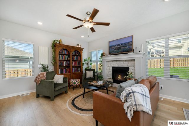 12207 S 111th Avenue, Papillion, NE 68046