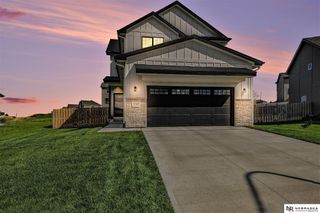 12207 S 111th Avenue, Papillion, NE 68046