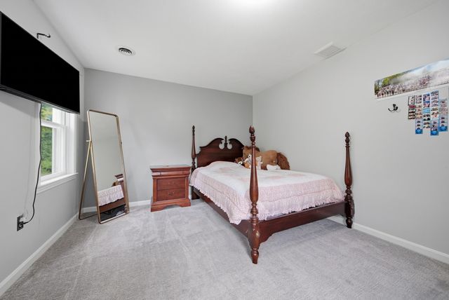 361 Winding Pond Road, Londonderry, NH 03053