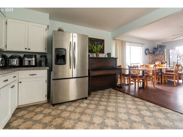 1214 Ransom Avenue, Brookings, OR 97415