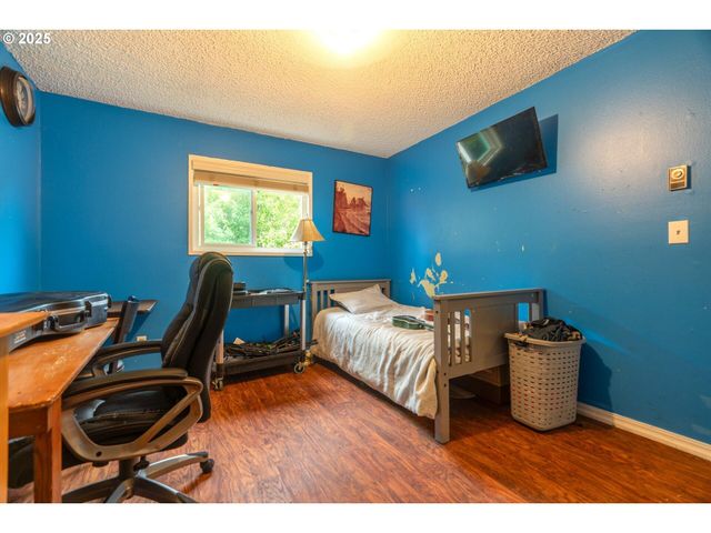 1214 Ransom Avenue, Brookings, OR 97415