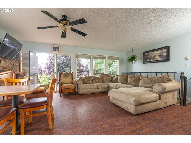 1214 Ransom Avenue, Brookings, OR 97415