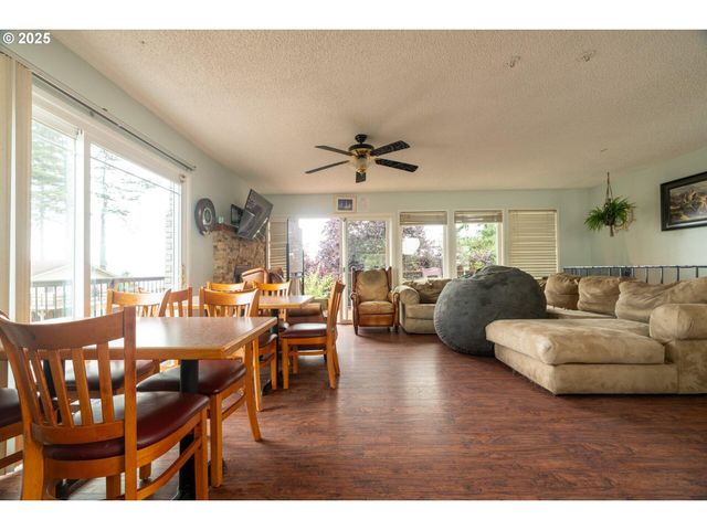 1214 Ransom Avenue, Brookings, OR 97415