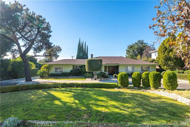 569 N Barranca Avenue, Glendora, CA 91741