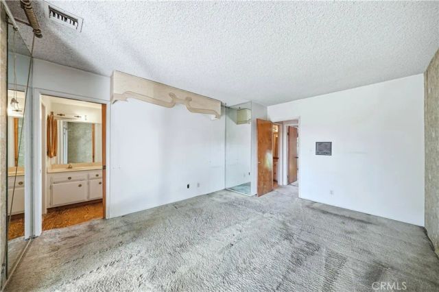 569 N Barranca Avenue, Glendora, CA 91741