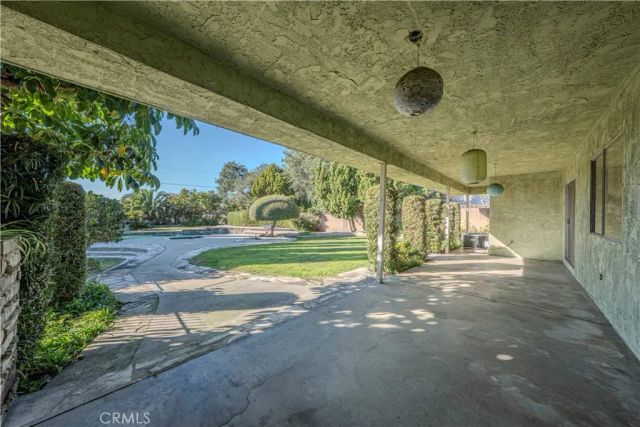 569 N Barranca Avenue, Glendora, CA 91741