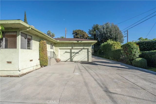 569 N Barranca Avenue, Glendora, CA 91741
