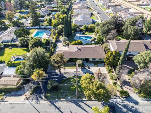 569 N Barranca Avenue, Glendora, CA 91741