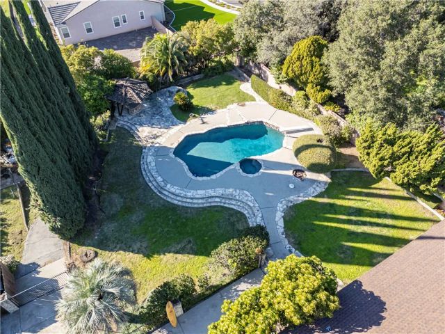 569 N Barranca Avenue, Glendora, CA 91741