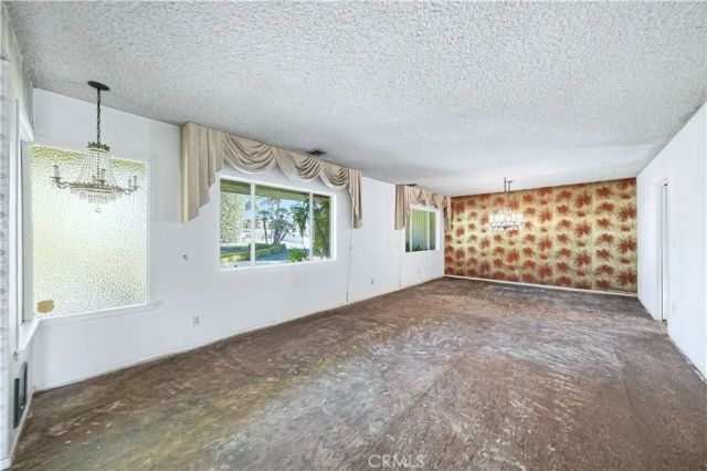 569 N Barranca Avenue, Glendora, CA 91741