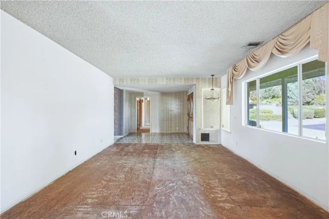 569 N Barranca Avenue, Glendora, CA 91741