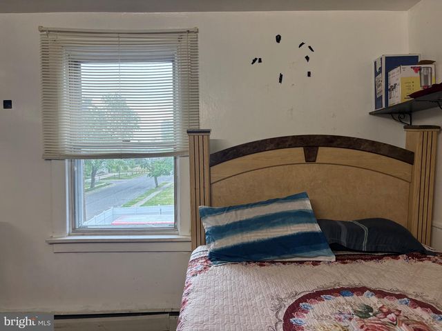 400 THOMSON AVE, Paulsboro, NJ 08066