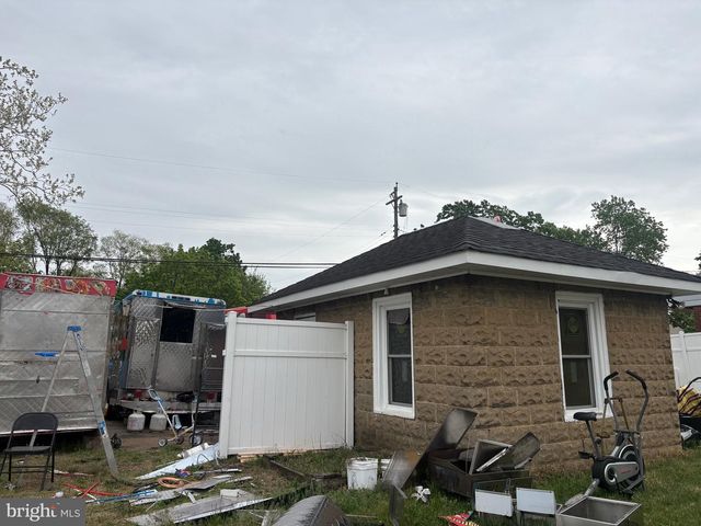 400 THOMSON AVE, Paulsboro, NJ 08066