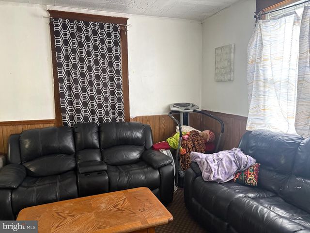 400 THOMSON AVE, Paulsboro, NJ 08066