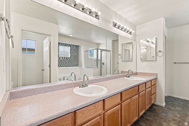 10574 S OZARKS DR, South Jordan, UT 84095